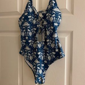 Cupshe Bathing Suit Size L NWT
